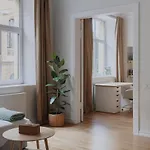 Heart Of Riga, By Old Town, Family Friendly, Sleeps 4 Апартаменти *