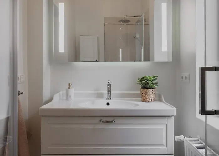 Apartment Heart Of Riga, By Old Town, Family Friendly, Sleeps 4 *