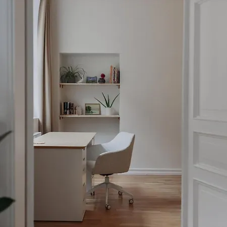 Апартаменты Heart Of Riga, By Old Town, Family Friendly, Sleeps 4 Рига